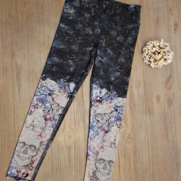 Evolution and Creation Active Pants - Evolution and creation small. Skull detail.